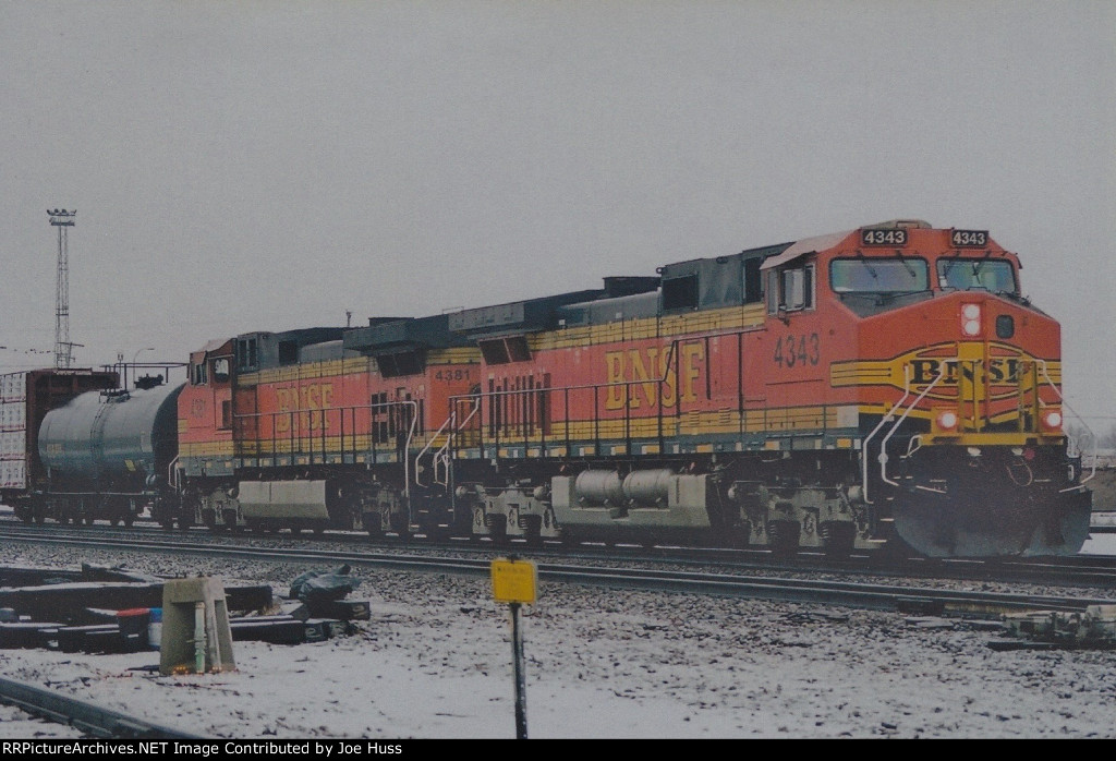 BNSF 4343 East